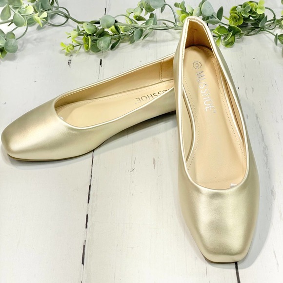 Musshoe Shoes - Musshoe Metallic Gold Round Toe Flats